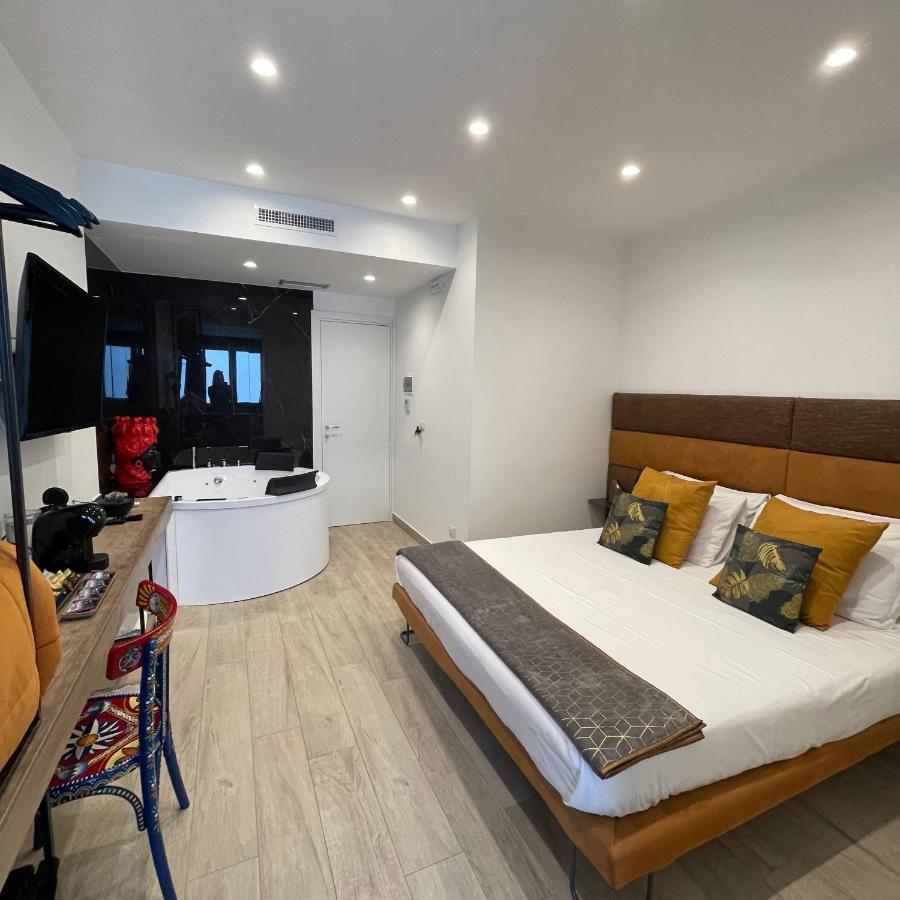 Namuri Luxury Rooms ตาออร์มินา ภายนอก รูปภาพ