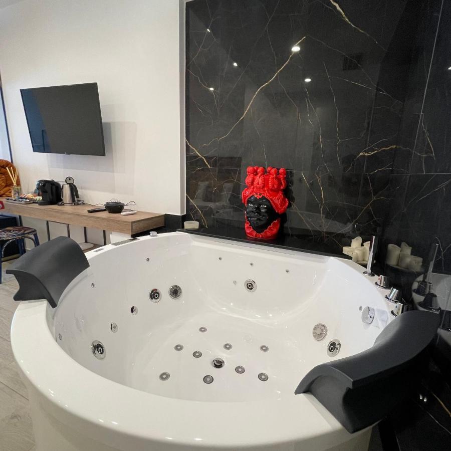 Namuri Luxury Rooms ตาออร์มินา ภายนอก รูปภาพ